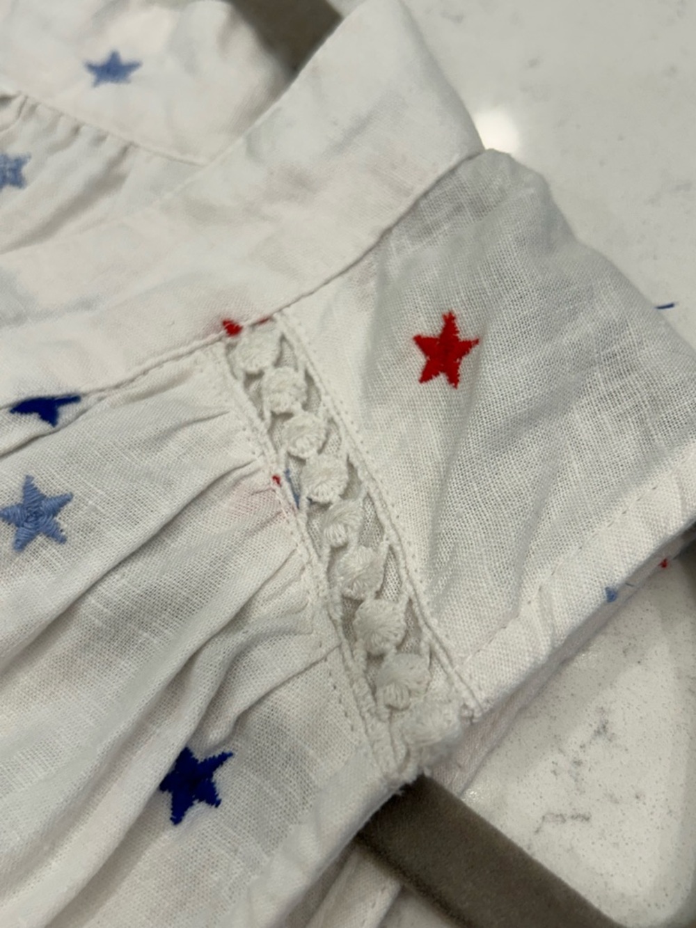 crown & ivy White Sleeveless Star-Print Tassel Peasant Top - Picture 9 of 9